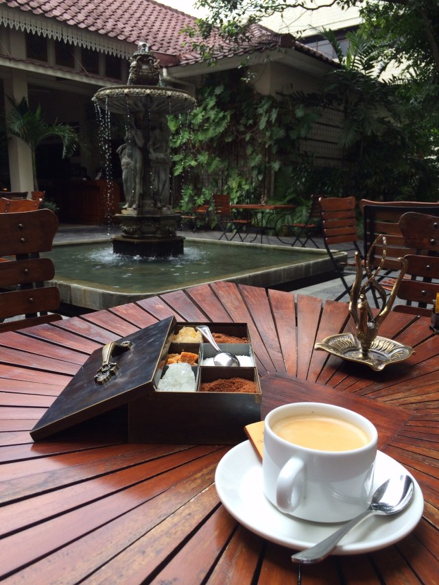 Coffee with specialty sugars at the Phoenix Hotel, Yogyakarta (Indonesia)